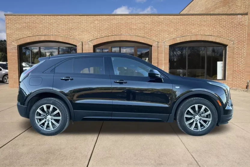 2019 Cadillac XT4 Sport photo 1