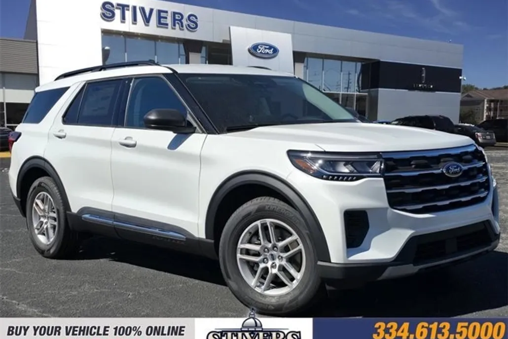2025 Ford Explorer photo 1