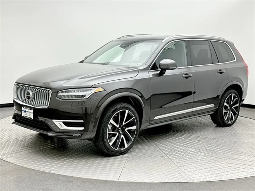 2025 Volvo XC90 B5 Plus AWD photo 1