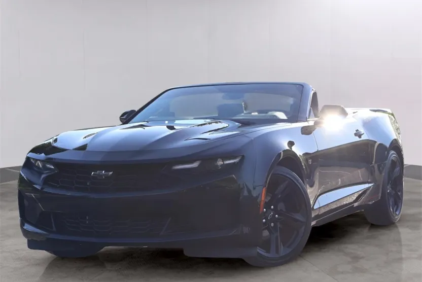 2023 Chevrolet Camaro 1LT photo 1