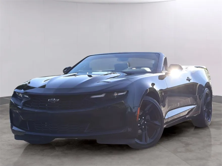 2023 Chevrolet Camaro 1LT photo 1