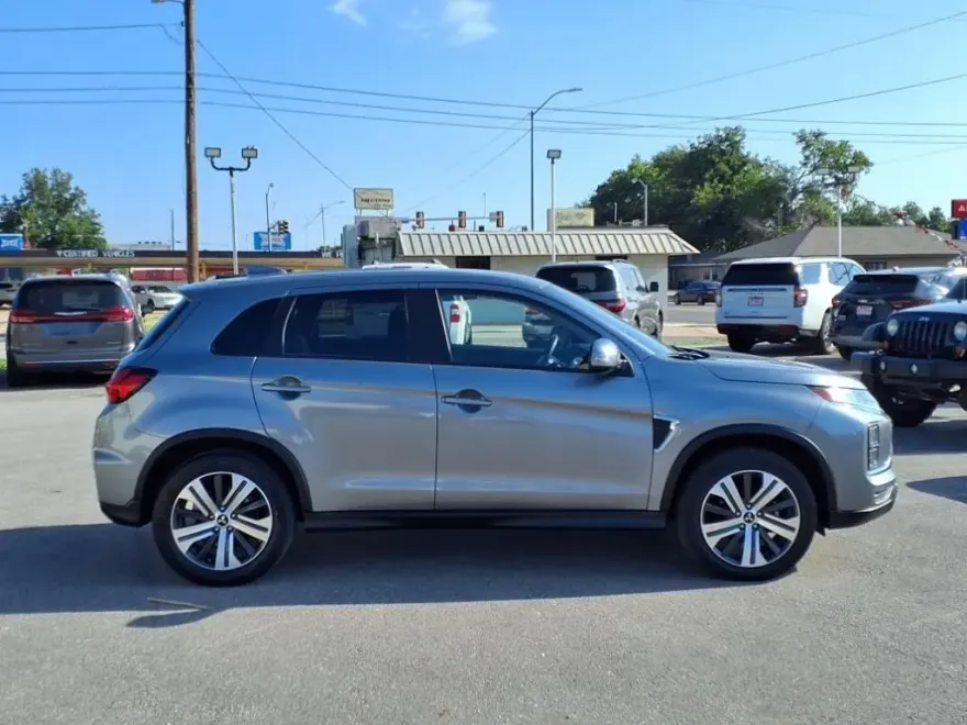 2024 Mitsubishi Outlander Sport ES LE SE photo 1