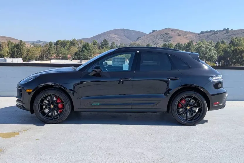 2026 Porsche Macan GTS photo 1