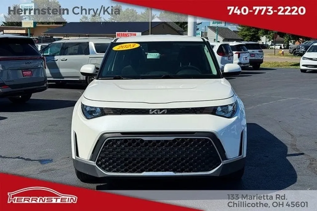 2023 Kia Soul LX photo 1
