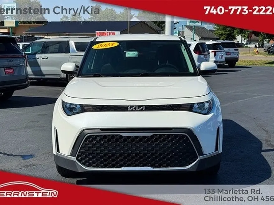 2023 Kia Soul LX photo 1