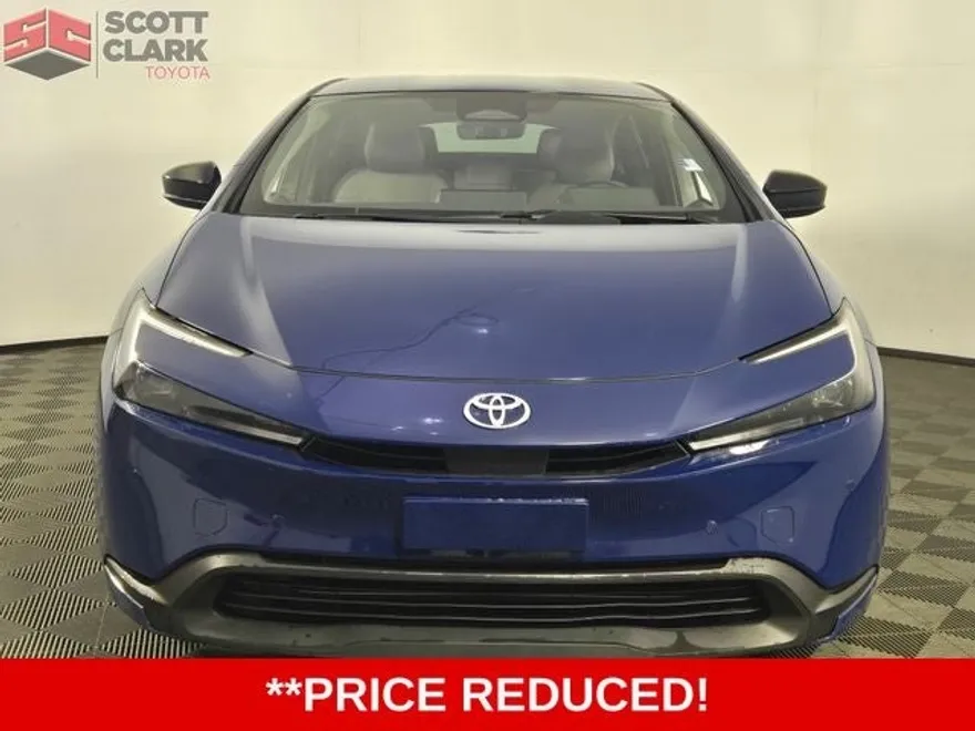2024 Toyota Prius LE photo 1