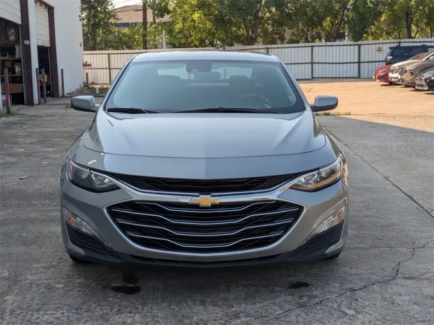 2024 Chevrolet Malibu 1LT photo 1