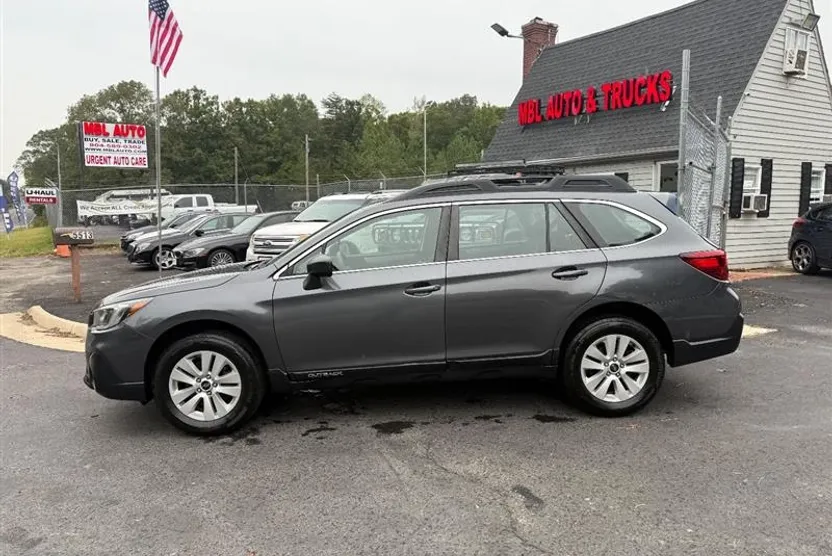 2019 Subaru Outback 2.5i photo 1