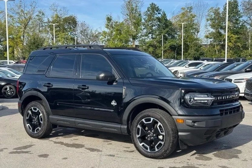 2023 Ford Bronco Sport Outer Banks photo 1