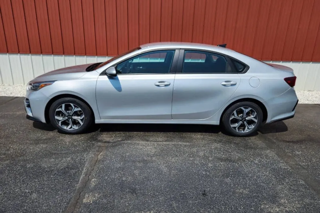 2020 Kia Forte FE photo 1