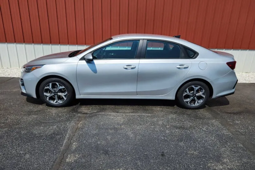 2020 Kia Forte FE photo 1