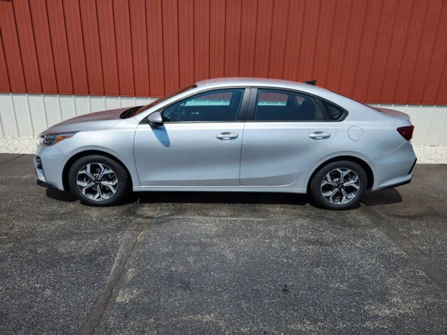 2020 Kia Forte FE photo 1