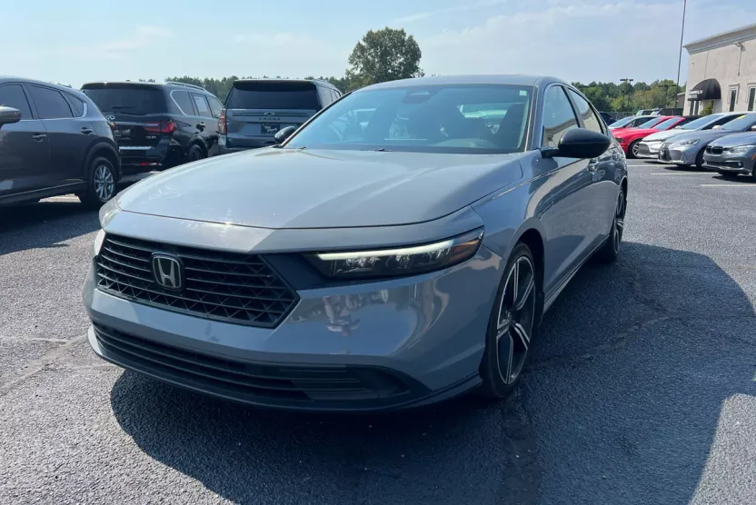 2023 Honda Accord Sport Hybrid photo 1