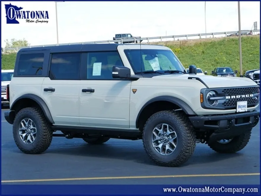 2025 Ford Bronco Badlands photo 1