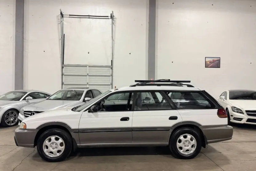 1996 Subaru Legacy Outback photo 1