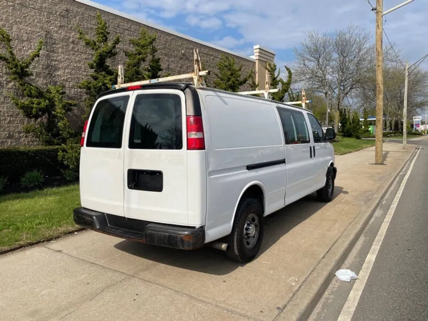 2015 Chevrolet Express 2500 photo 1