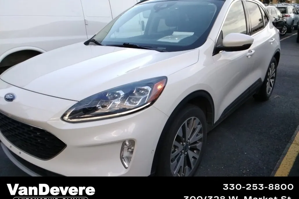 2020 Ford Escape Titanium Hybrid photo 1