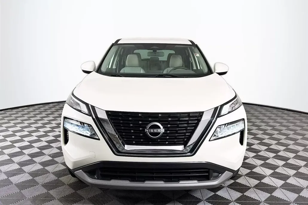 2023 Nissan Rogue SV photo 1