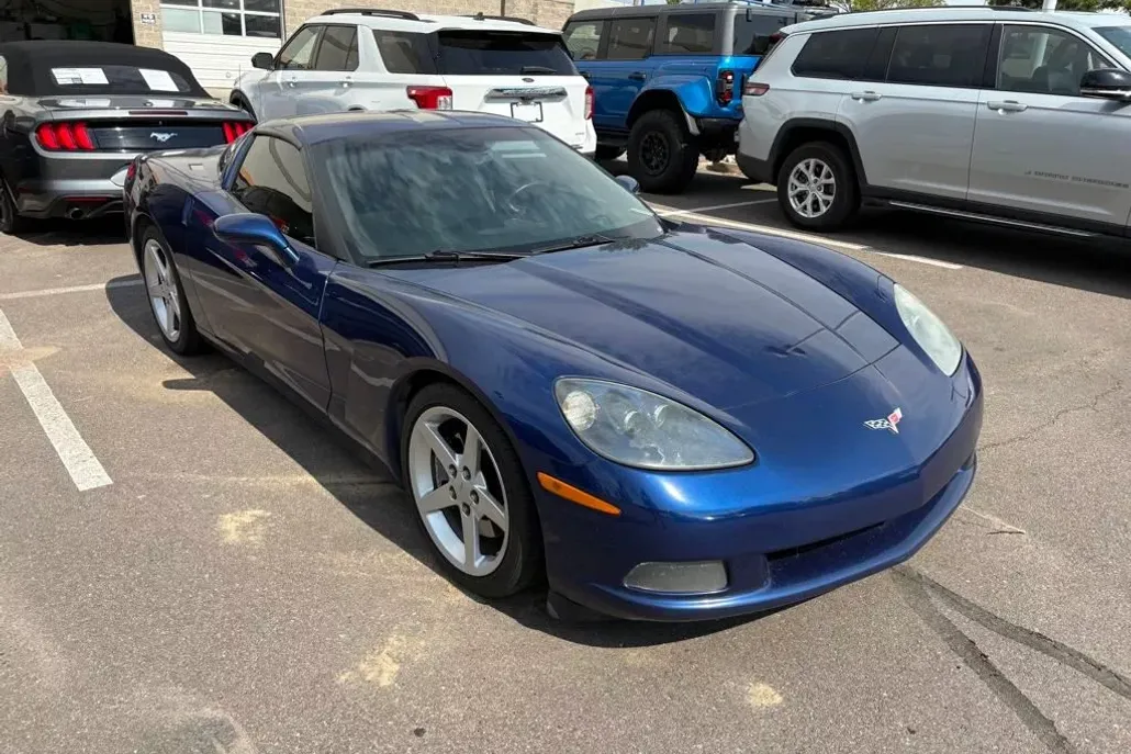 2005 Chevrolet Corvette Base Coupe photo 1