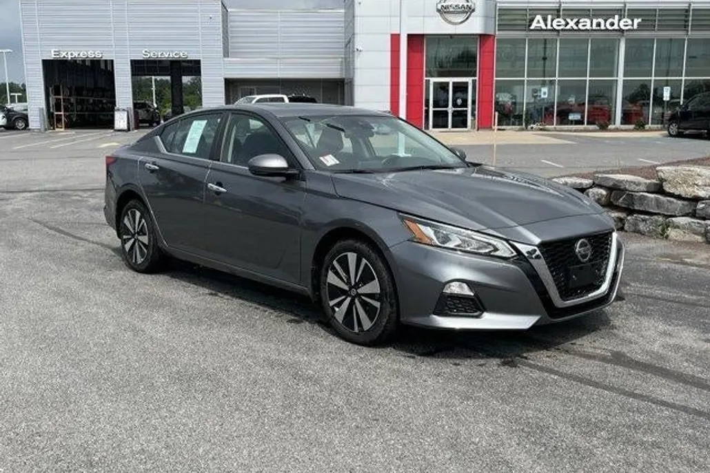 2022 Nissan Altima 2.5 SV photo 1