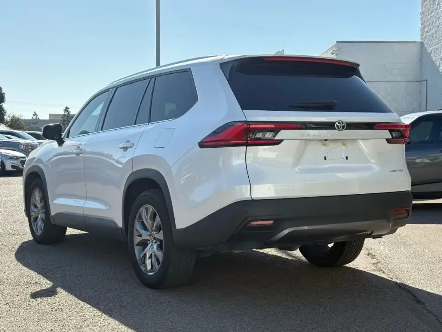 2024 Toyota Grand Highlander Limited photo 1