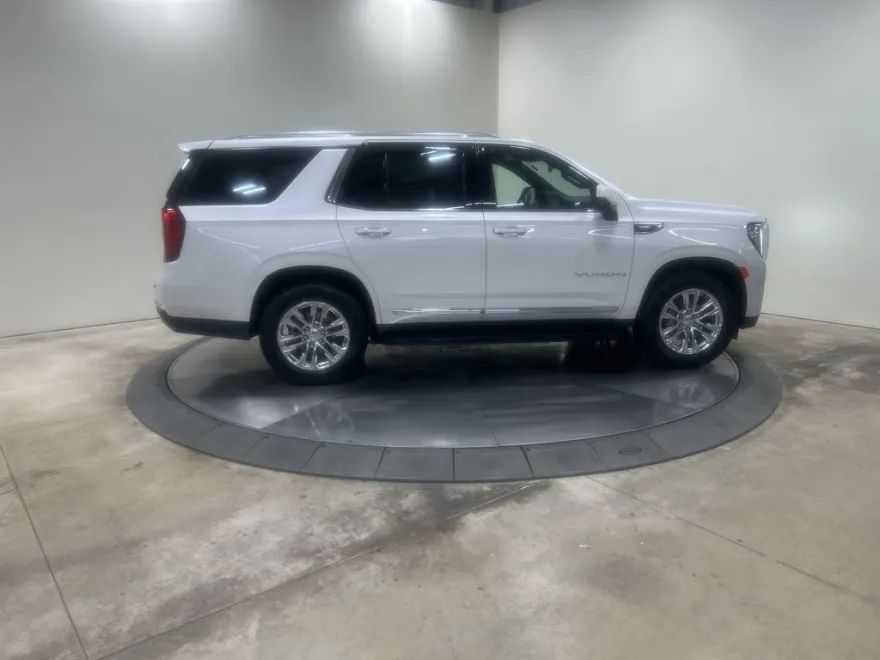 2023 Gmc Yukon SLT photo 1