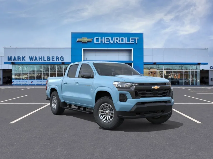 2025 Chevrolet Colorado Work Truck LT photo 1