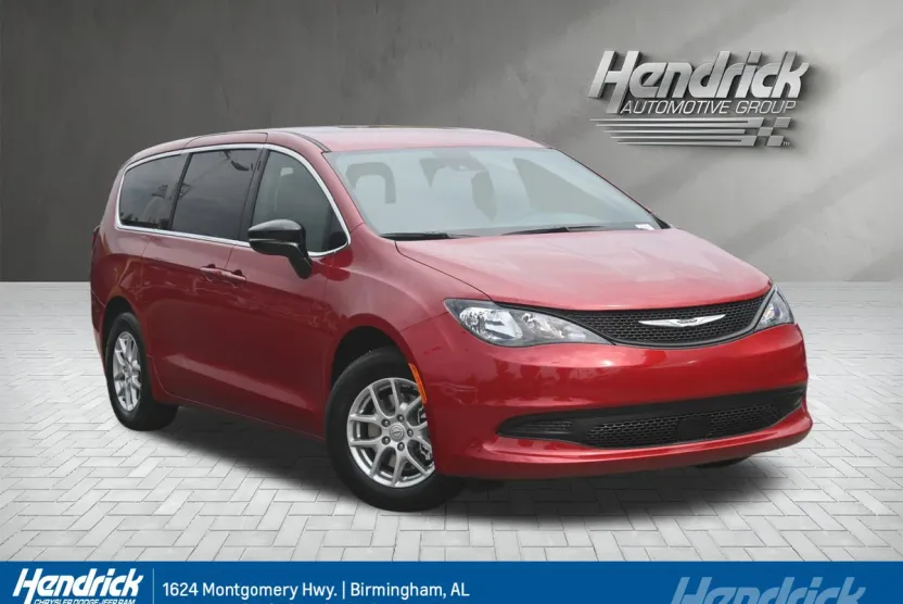 2026 Chrysler Voyager LX photo 1