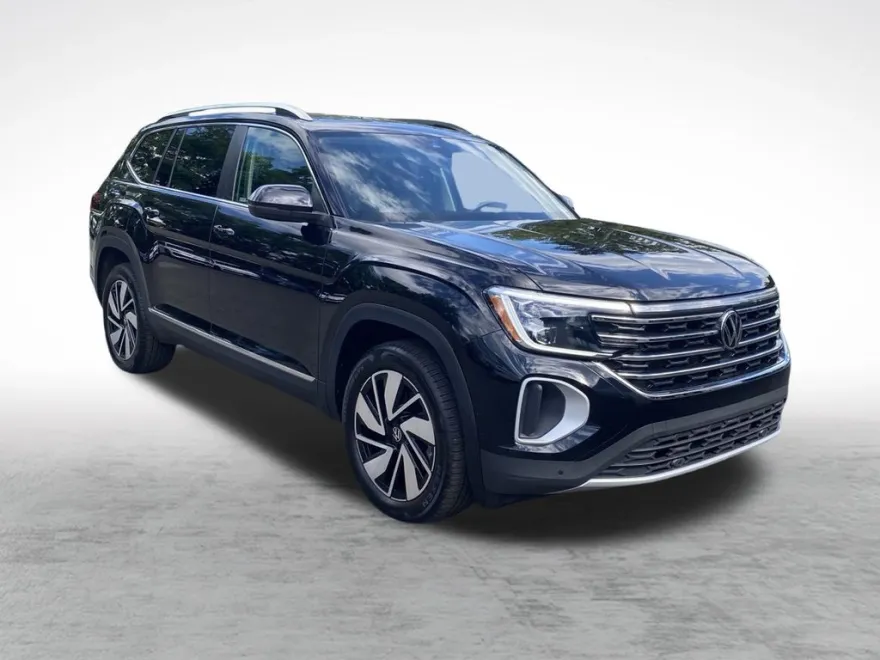 2025 Volkswagen Atlas SEL photo 1