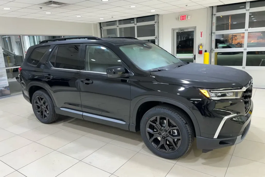 2025 Honda Pilot Touring photo 1