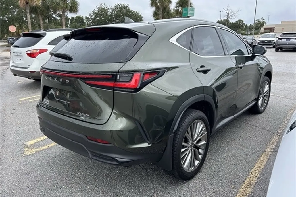 2022 Lexus NX 350h Premium photo 1