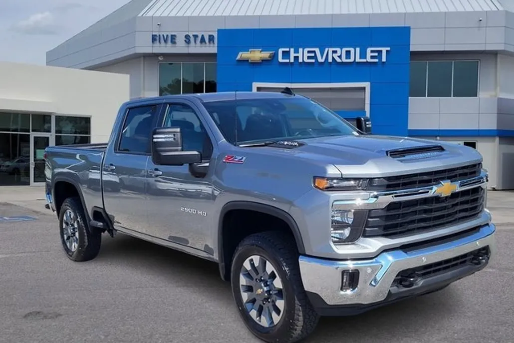 2025 Chevrolet Silverado 2500HD LT photo 1