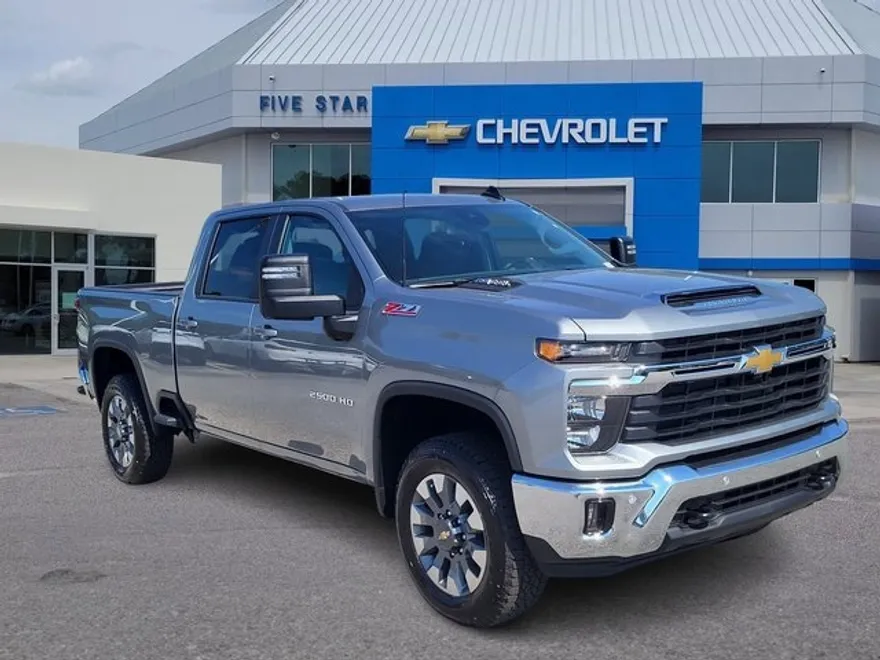2025 Chevrolet Silverado 2500HD LT photo 1