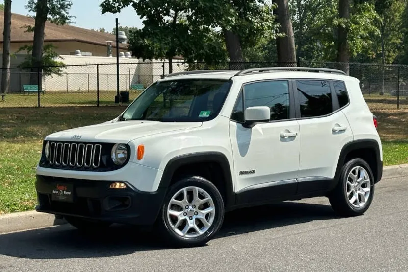 2016 Jeep Renegade Latitude photo 1