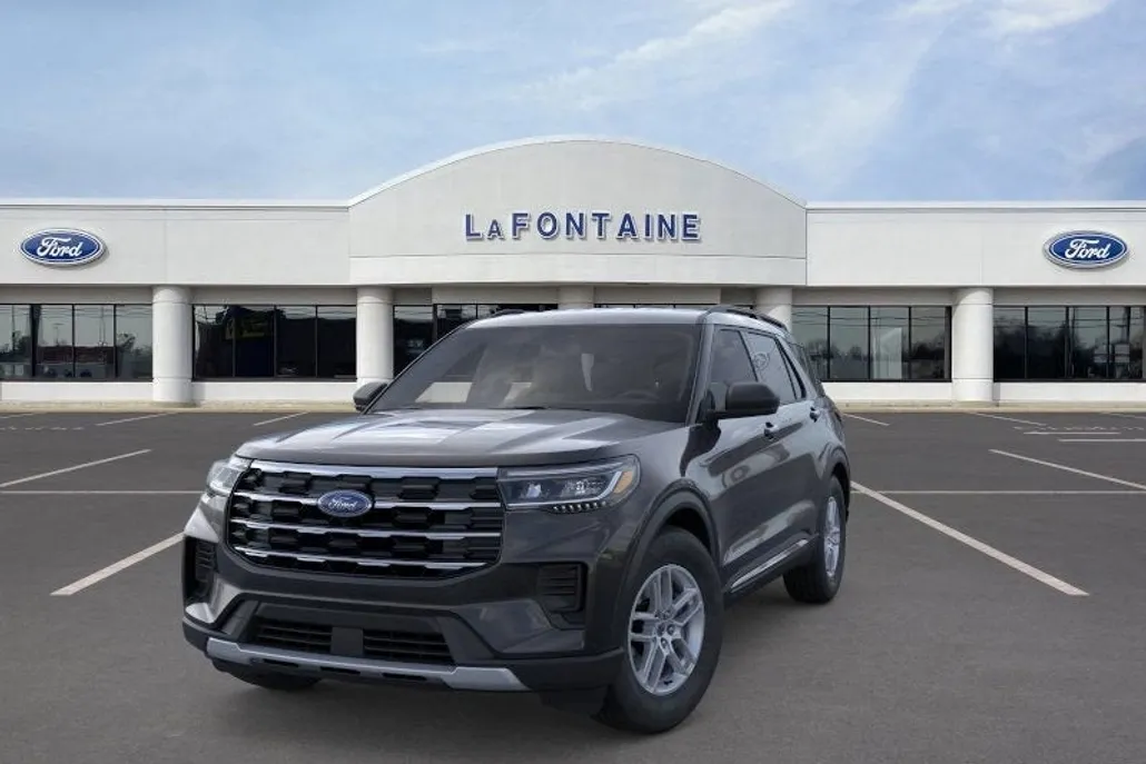 2025 Ford Explorer photo 1