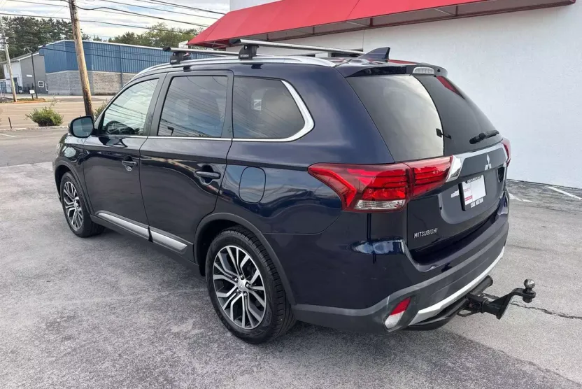 2018 Mitsubishi Outlander SEL photo 1
