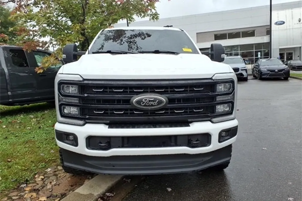 2023 Ford F-250 photo 1