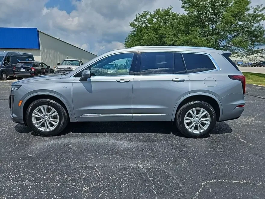 2023 Cadillac XT6 Luxury photo 1
