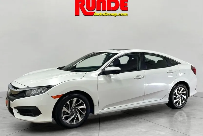2017 Honda Civic EX photo 1