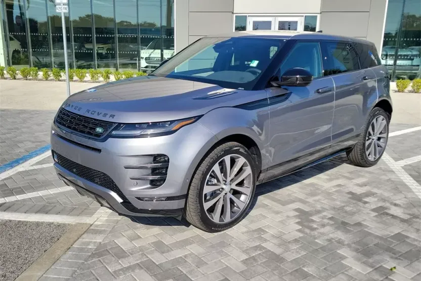 2026 Land Rover Range Rover Evoque Dynamic SE photo 1