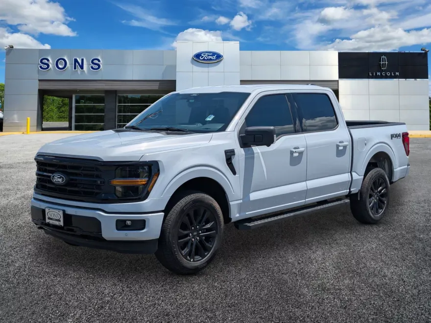 2025 Ford F-150 XLT photo 1