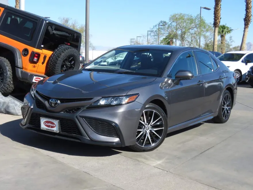 2023 Toyota Camry SE photo 1