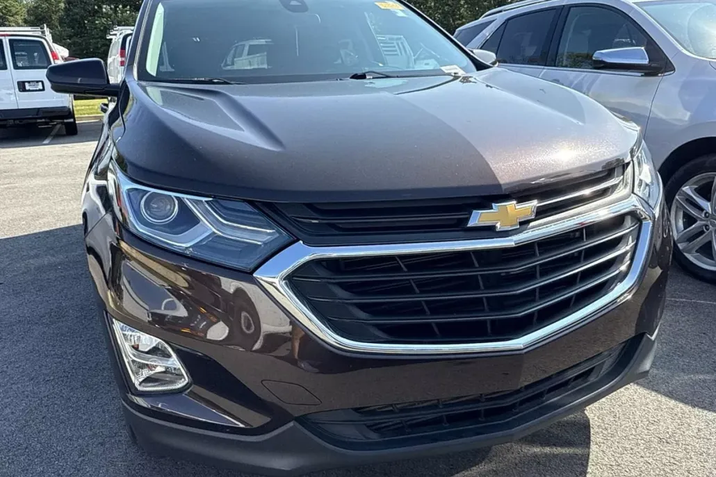 2020 Chevrolet Equinox LT photo 1