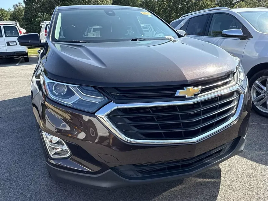 2020 Chevrolet Equinox LT photo 1