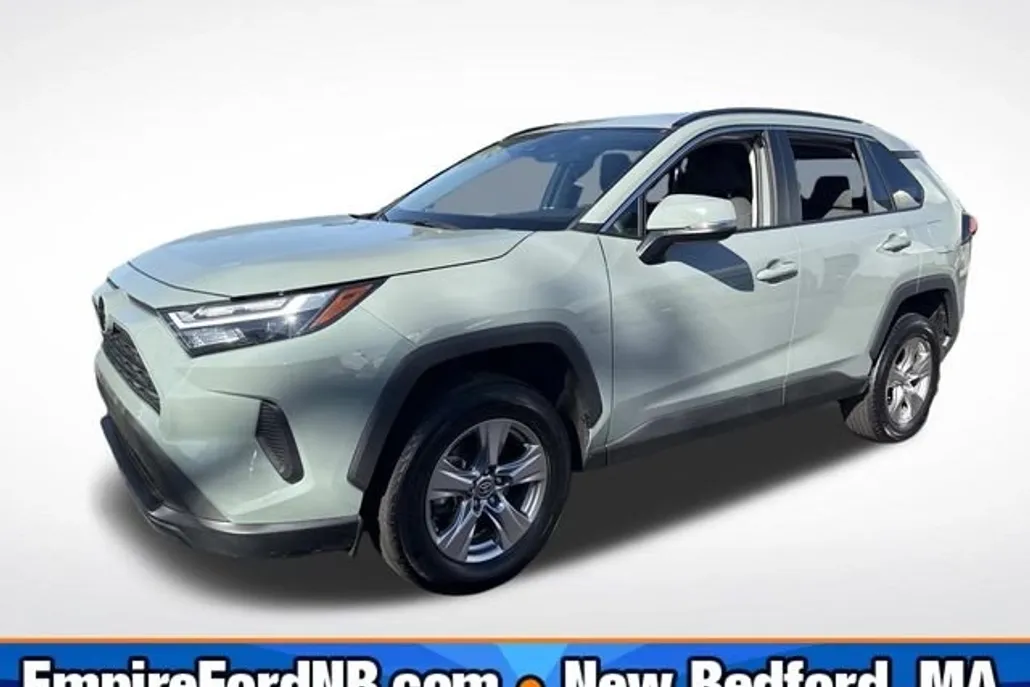 2023 Toyota RAV4 XLE photo 1