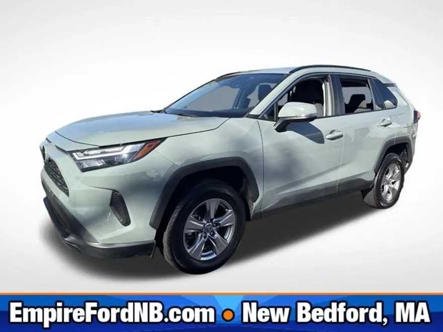 2023 Toyota RAV4 XLE photo 1