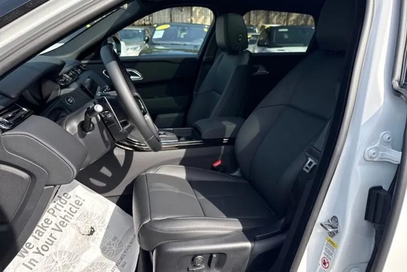2026 Land Rover Range Rover Velar SE photo 1