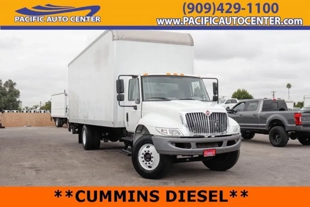 2018 International 4300 photo 1