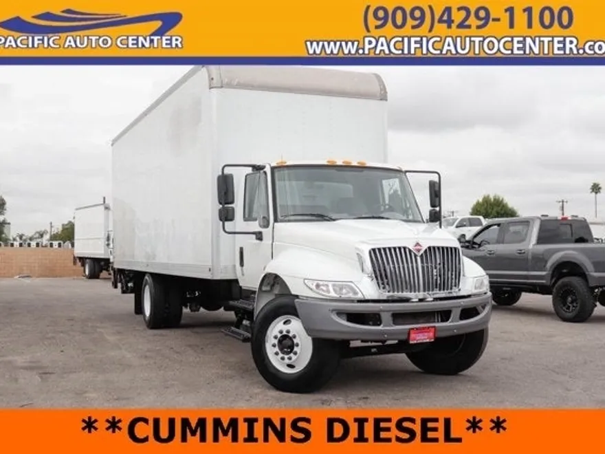 2018 International 4300 photo 1
