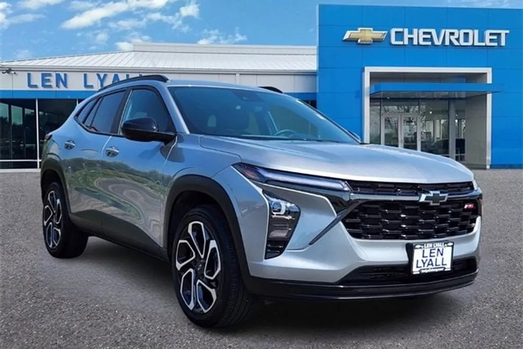 2024 Chevrolet Trax photo 1